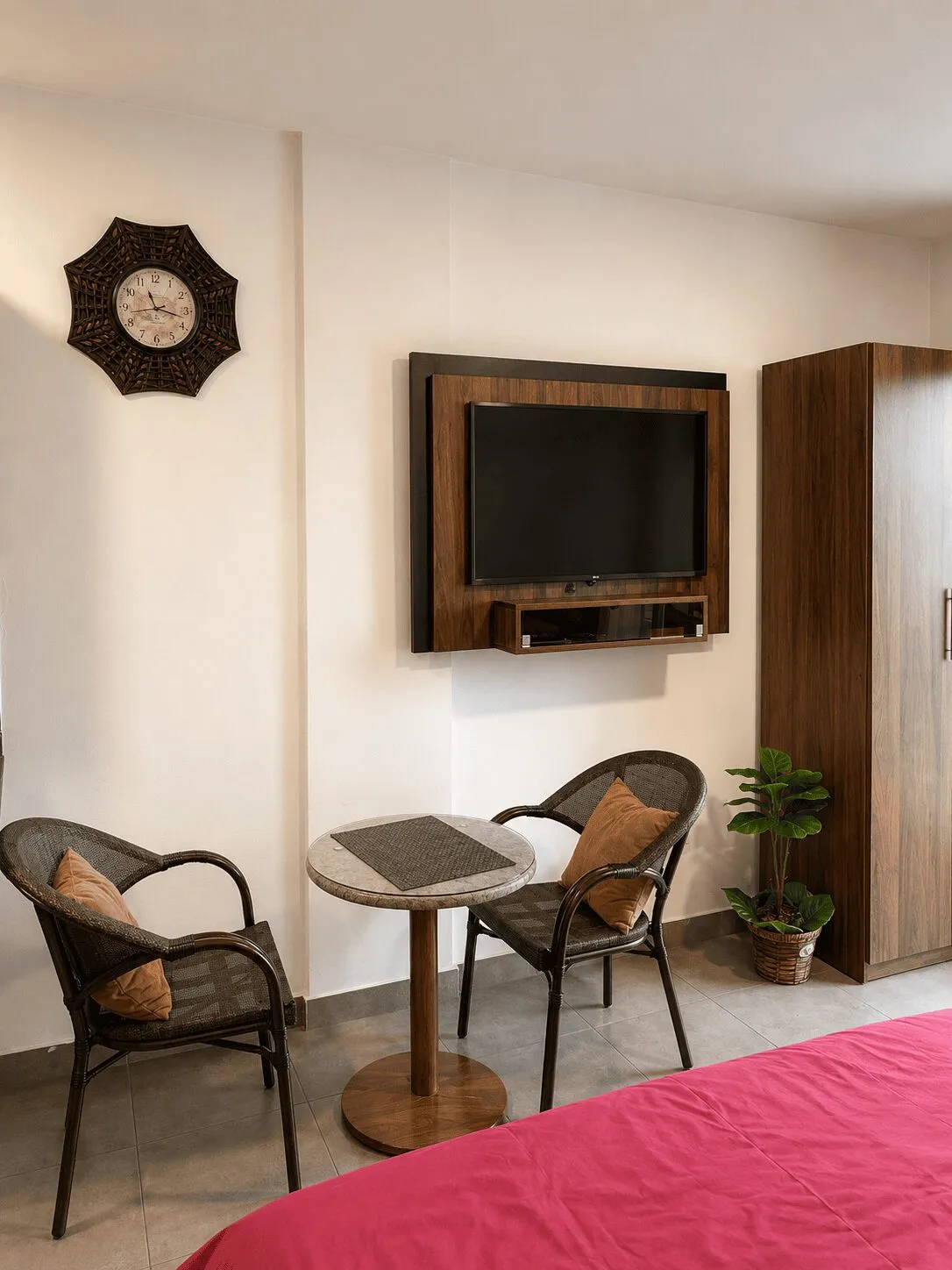 East Legon Skyview Studio – Modern 1BR with Sky Pool & Gym