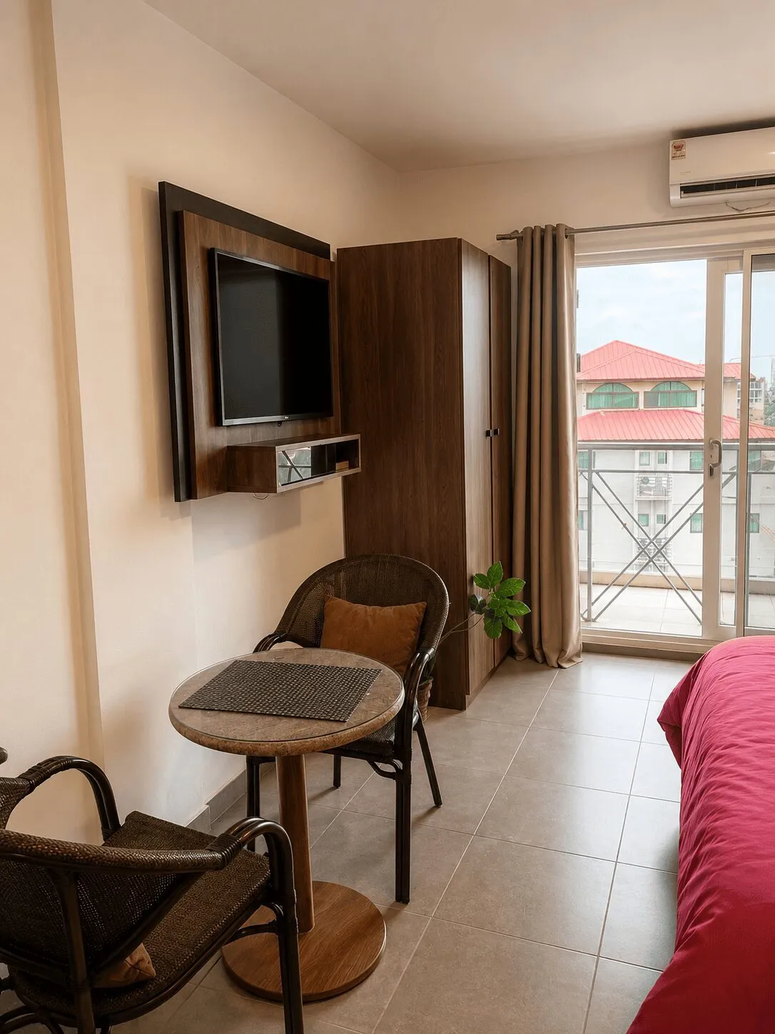 East Legon Skyview Studio – Modern 1BR with Sky Pool & Gym