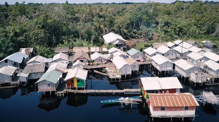 Nzulezo Stilt Village