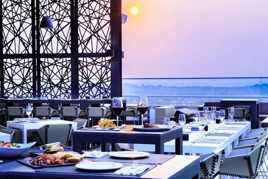 Skybar 25 