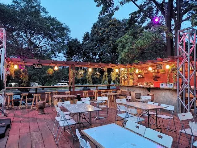 +233 Jazz Bar & Grill