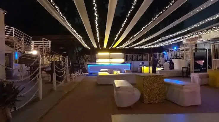 Reggie Rockstone's Pub (now Django Bar)