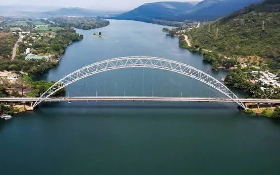 Adomi bridge