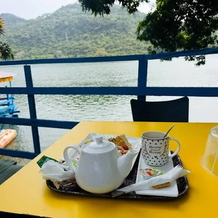 Aylos Bay Garden Restaurant 
